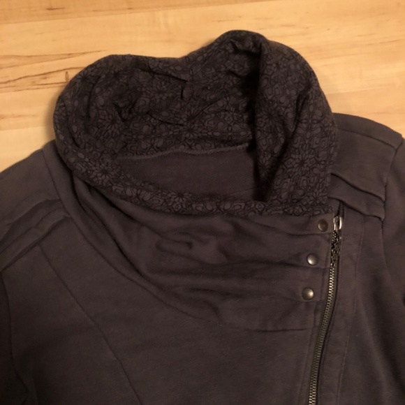 Light ‘Nomads’ Jacket - Picture 2 of 2